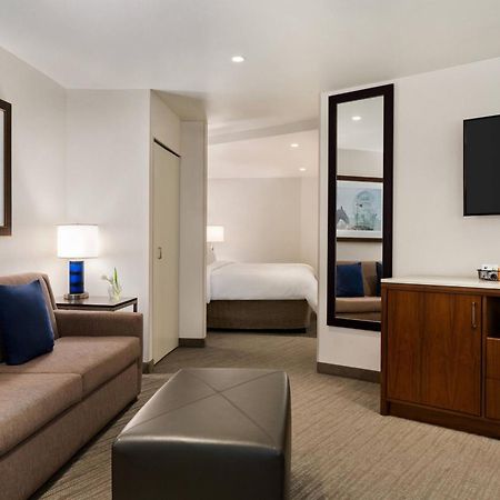 Delta Hotels By Marriott Helena Colonial Экстерьер фото