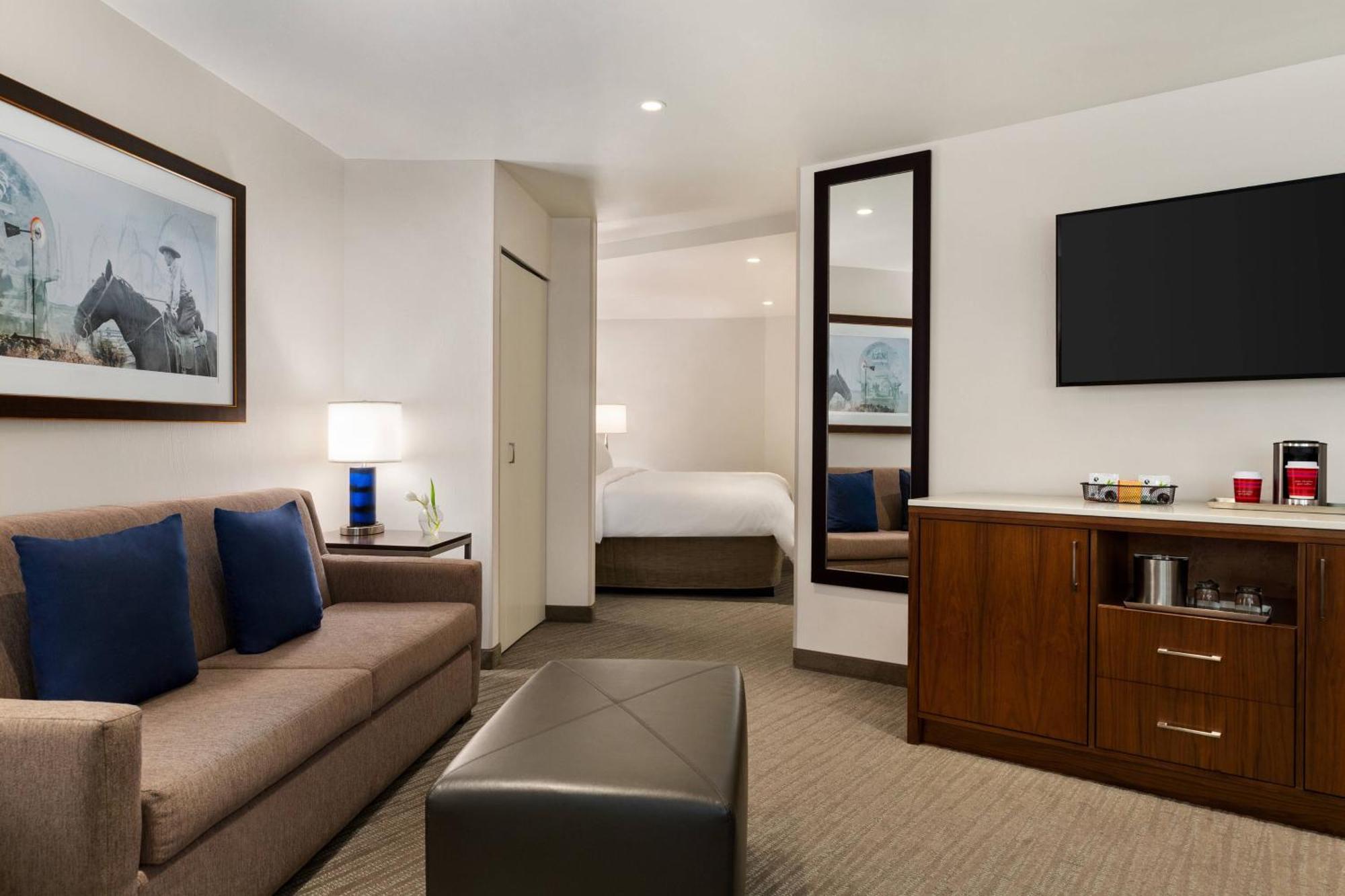 Delta Hotels By Marriott Helena Colonial Экстерьер фото